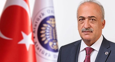 Rektör Çomaklı: 'Demokrasi nöbetimiz hiçbir zaman bitmeyecek'