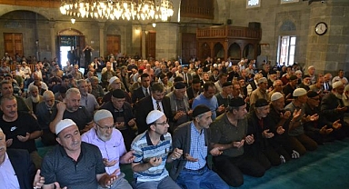 Şehitler için mevlit okundu