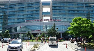 Servis aracı yayaya çarptı!
