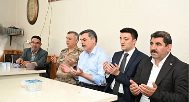 Vali Çiftçi acılı ailelerin yanında