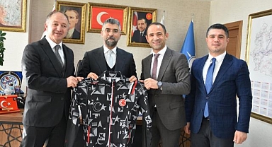Çakmur ve ekibinden Küçükoğlu'na teşekkür ziyareti