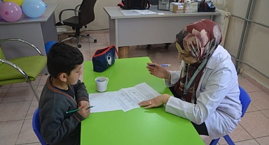 Çocukların gelişimi için köy köy geziyorlar