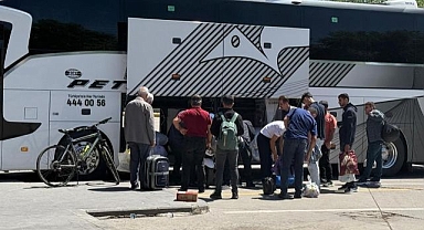 Depremin ardından şehri terk etmeye başladılar
