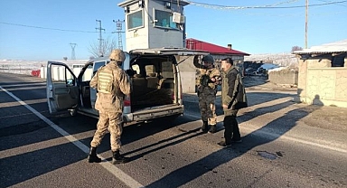 Erzurum'da 20 düzensiz göçmen yakalandı!