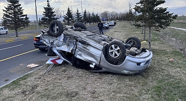 Erzurum'da ters yöne giren cip otomobile çarptı