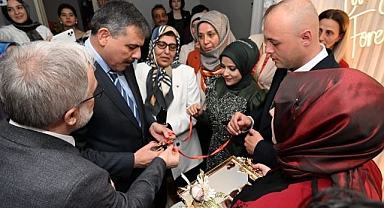 Erzurum Valisi genç kızı yalnız bırakmadı, devlet baba oldu