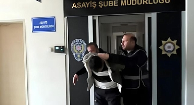 Eve giren hırsız binlerce lira çaldı!