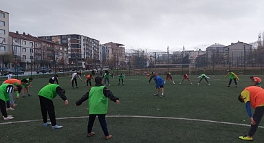 Geleceğin futbolcuları yetişiyor