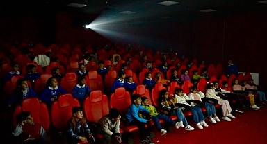 Öğrenciler ilk kez sinemayla buluştu