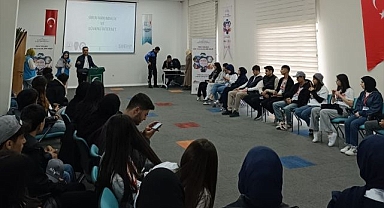 Öğrencilere bağımlılık ve siber zorbalık semineri