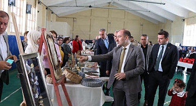 Oltu'da ev hanımlarına mesleki eğitim desteği