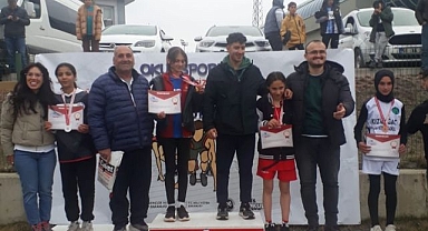 Ortaokul öğrencisi yüksek atlamada birinci oldu