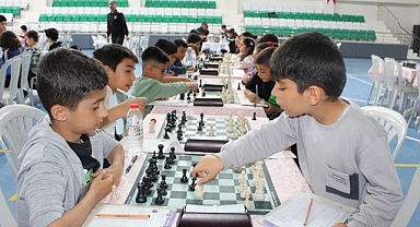 Satranç turnuvası büyük ilgi gördü