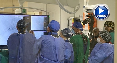 Tıp dünyasına canlı cerrahi dersi!