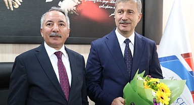 Üniversite rektörü görevine başladı