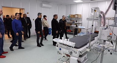 Vali, hastanede incelemede bulundu