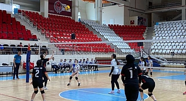 Voleybol İl Birinciliği başladı