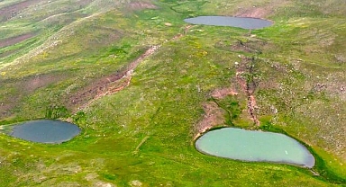 2 bin 700 rakımdaki Yıldız Gölleri manzarasıyla büyülüyor