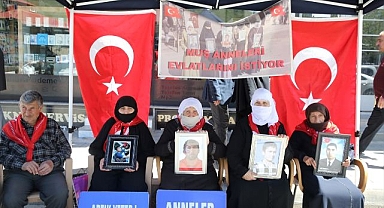 Aileler evlat nöbetini sürdürdü