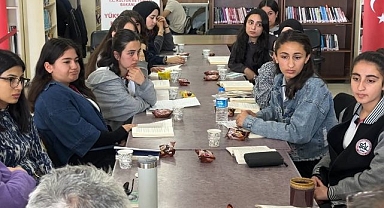 Öğrenciler okudukları kitapları tartıştı