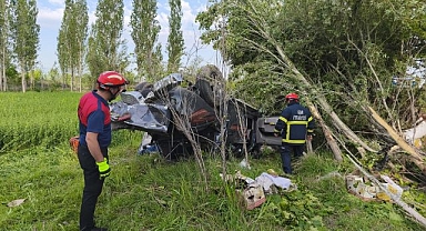 Azerbaycan plakalı araç takla attı: 1'i ölü 4 yaralı