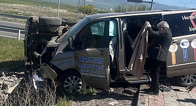 Belediye aracıyla çarpıştı: 7 yaralı
