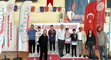 Bilek Güreşi şampiyonasından zaferle çıktılar