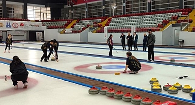 Curling 2. Lig Finalleri Erzurum’da başladı
