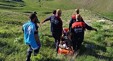Düştüğü kayalıkta mahsur kaldı