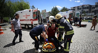 Erzurum'da acil sağlık personeli yangına hazırlık tatbikatı yaptı
