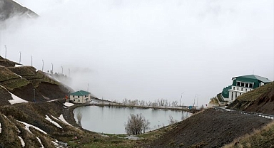 Erzurum'da şiddetli sağanak ve sis etkili oldu