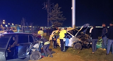 Erzurum havalimanı yolunda kaza: 1'i ağır 3 yaralı