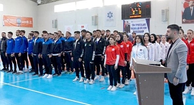 ETÜ aldı başını gitti