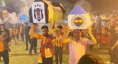 Ezeli rakiplere tabutlu mesaj