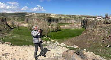 Fotoğrafın diliyle geçmişin izini arıyor