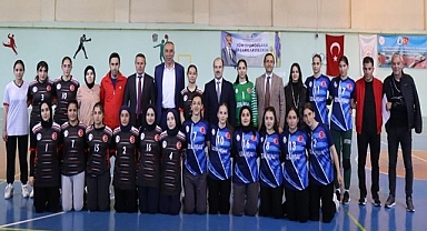 Genç sporcular kıyasıya yarıştı