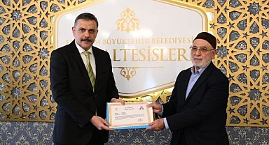 Hatimle teravih kıldıran hocalara başarı belgesi