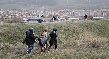 Hıdırellez için ecdat yadigarı tabyayı temizlediler