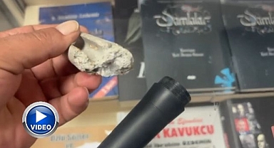 İnternetten aldığı mikrofonun içinden beton çıktı