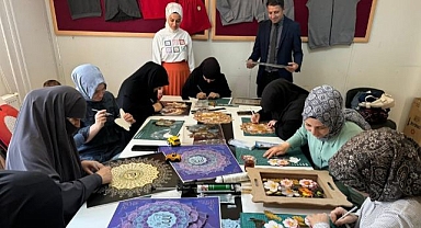 Kadınlar eğlenerek öğreniyor