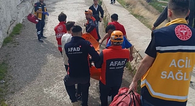 Kaleden düşen yaşlı kadın kurtarıldı