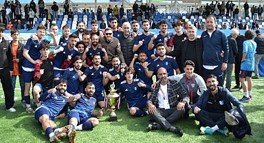 Komşudan kopya çekti!