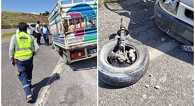 Kurbanlıkları taşıyan araç kaza yaptı