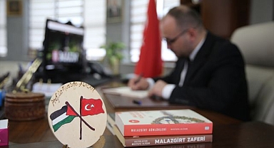 Rektörün kaleme aldığı oyun Gazze'deki dramı anlatacak