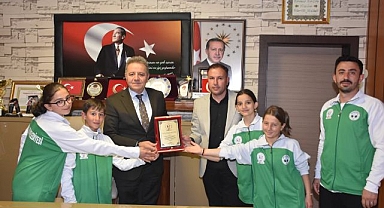 Şampiyonlardan Başkana ziyaret