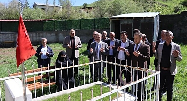 Şehit Aslan'ı kabri başında andılar