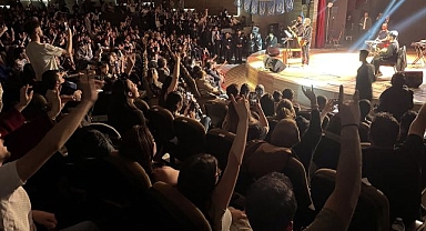 Sevilen sanatçıdan unutulmaz konser