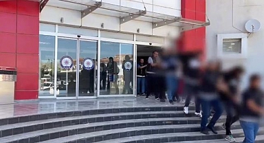 Sokak satıcılarına darbe: 17 şüpheliden 15'i tutuklandı
