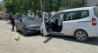 Ters yöne giren araç kazaya neden oldu