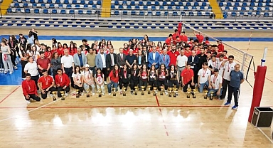 Voleybolda kupalar sahibini buldu